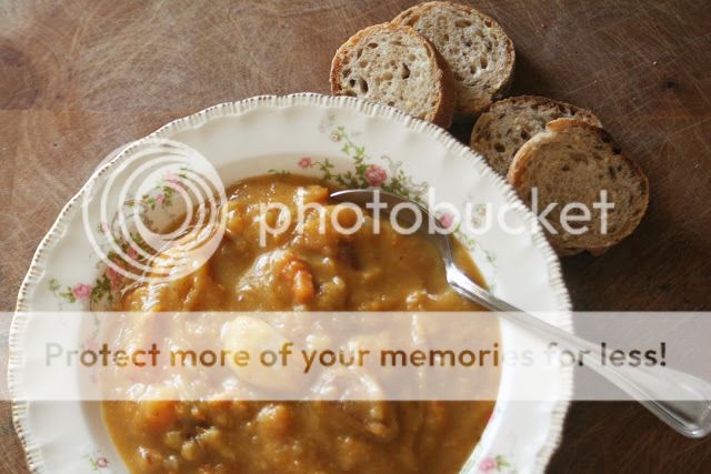 Yam and Cauliflower Soup with Garlic